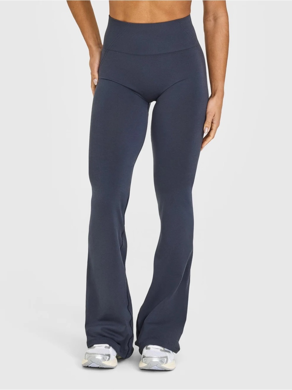 EFFORTLESSLIFT™ SEAMLESS FLARED PANTS WITH WHITE LOGO